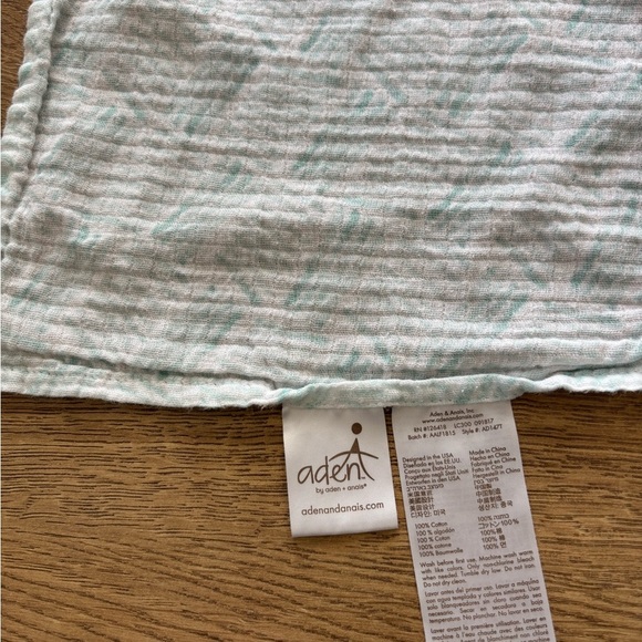 aden + anais Cotton Muslin Swaddle Blanket - Picture 6 of 10